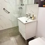 Apartment Poemi A La Cluj- Quiet, Kingsize Bed, Quiet Locat *
