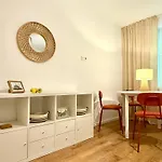 Poemi A La Cluj- Quiet, Kingsize Bed, Quiet Locat Apartment *