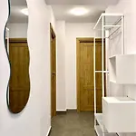 Apartment Poemi A La Cluj- Quiet, Kingsize Bed, Quiet Locat *