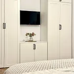 Poemi A La Cluj- Quiet, Kingsize Bed, Quiet Locat Apartment *