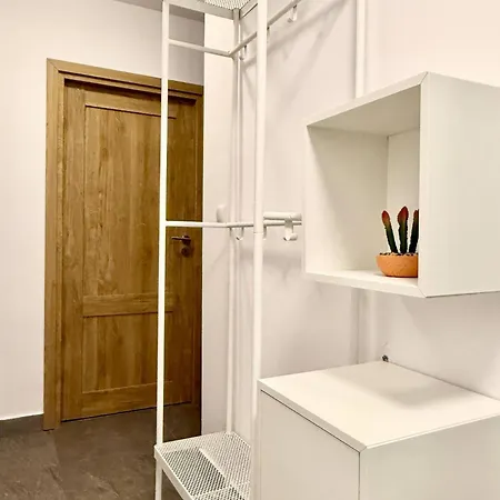 Poemi A La Cluj- Quiet, Kingsize Bed, Quiet Locat