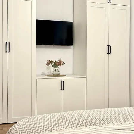 Poemi A La Cluj- Quiet, Kingsize Bed, Quiet Locat Διαμέρισμα *