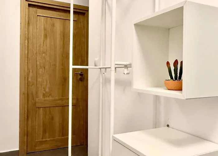 Poemi A La Cluj- Quiet, Kingsize Bed