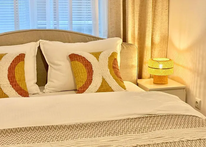 Poemi A La Cluj- Quiet, Kingsize Bed