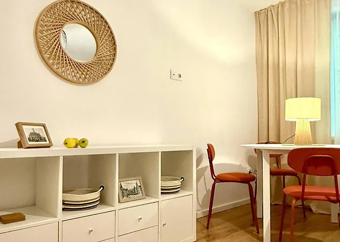 Poemi A La Cluj- Quiet, Kingsize Bed Apartment *
