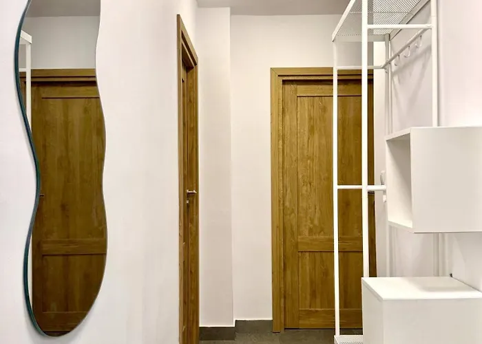 Apartment Poemi A La Cluj- Quiet, Kingsize Bed *